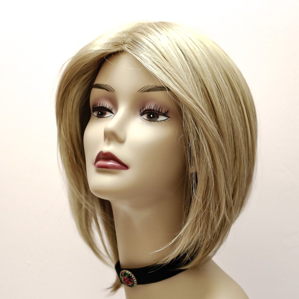 Noriko Hailey Wig-Creamy Blond-Graduated A-Line